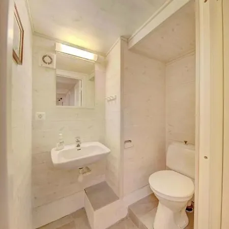 Apartment Sentrum Kjellerleilighet